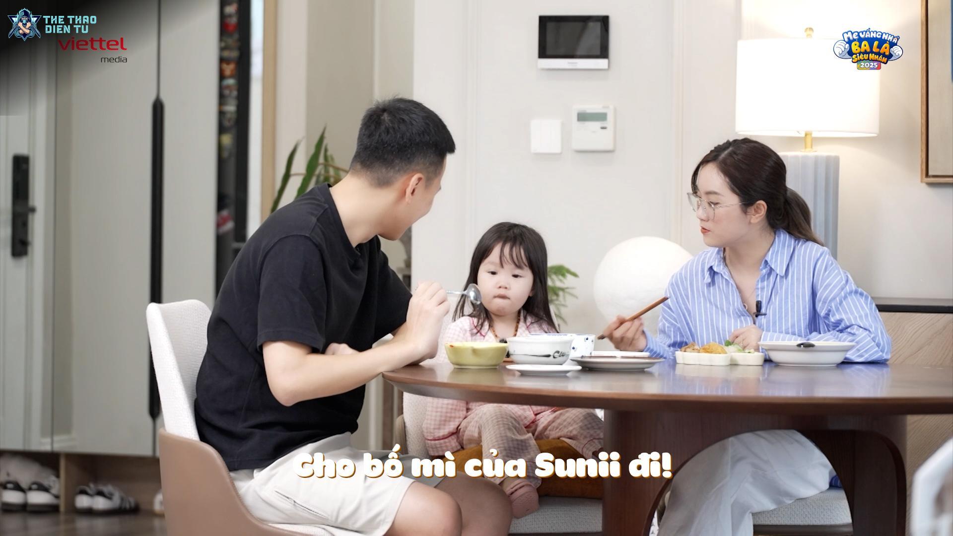 Gia Đình Chim Sẻ Đi Nắng: Biểu Tượng Hạnh Phúc Trong Lòng Người Hâm Mộ